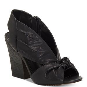 Brand New Vince Camuto Kerra Leather Round Open Toe Stacked Heel Knot Sandal
